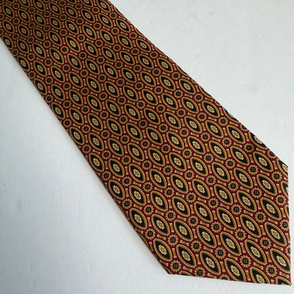 New Handmade Silk Necktie Burgundy Gold Geometric Medallion Business Retro 90s